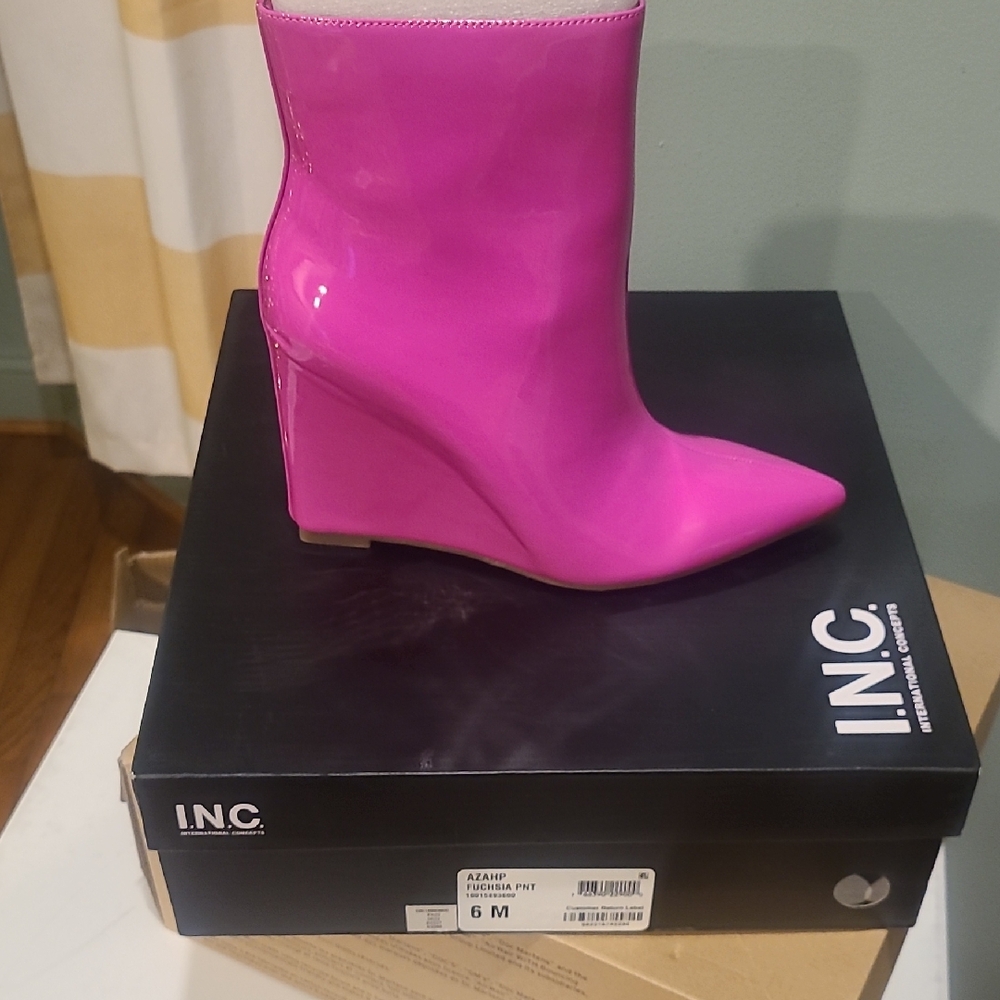 INC International Concepts Women's Azahp Fuchsia Wedge Boots